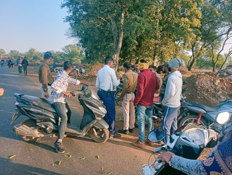 हेलमेट धारण न करने वाले वाहन चालकों के विरूद्ध जीरो-टालरेंस आधारित प्रभावी कार्यवाही