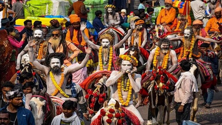 महाकुम्भ में सनातन धर्म का विराट दर्शन, श्रद्धालुओं की संख्या 50 करोड़ पार