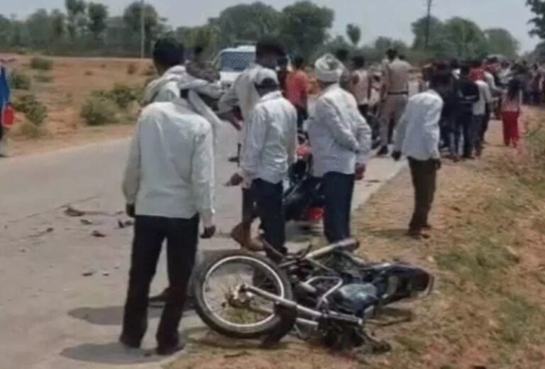 टीकमगढ़ में बाइकों में जोरदार भिड़ंत, दो लोगों की दर्दनाक मौत