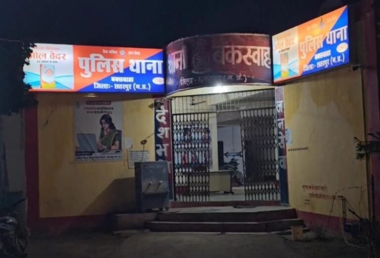 छतरपुर में मोबाइल की चाहत ने नाबालिग को बना दिया चोर, आधा दर्जन फोन चुराए