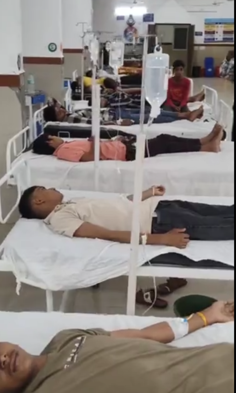 महू में एसटी हॉस्टल के 20 विद्यार्थियों की बिगड़ी तबीयत, 8 की हालत गंभीर, जानें क्या है कारण