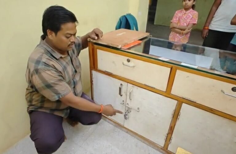 शहडोल रात के सन्नाटे में सोनी कॉम्प्लेक्स पर सेंध, नकाबपोश चोर CCTV काटकर ले गए लाखों के जेवर