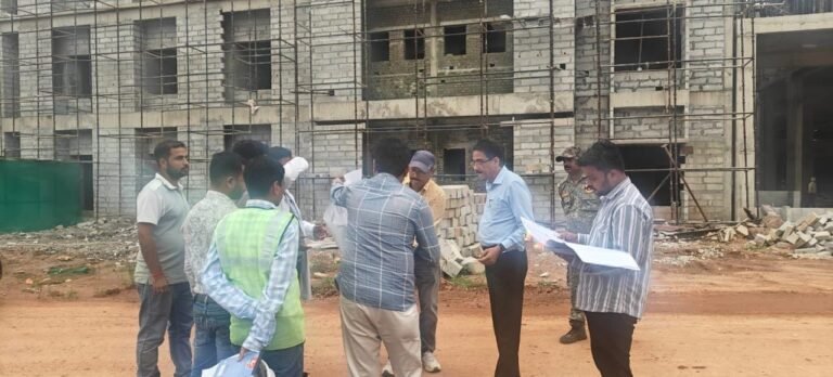 संभागायुक्त ने निर्माणाधीन मेडिकल कॉलेज, जिला अस्पताल एवं आईटी कोरबा में संचालित मेडिकल कॉलेज का किया निरीक्षण
