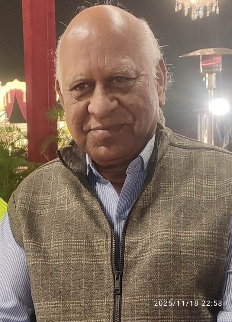अब युवा पीढ़ी को भी संविधान के प्रति जागरूक होना चाहिए