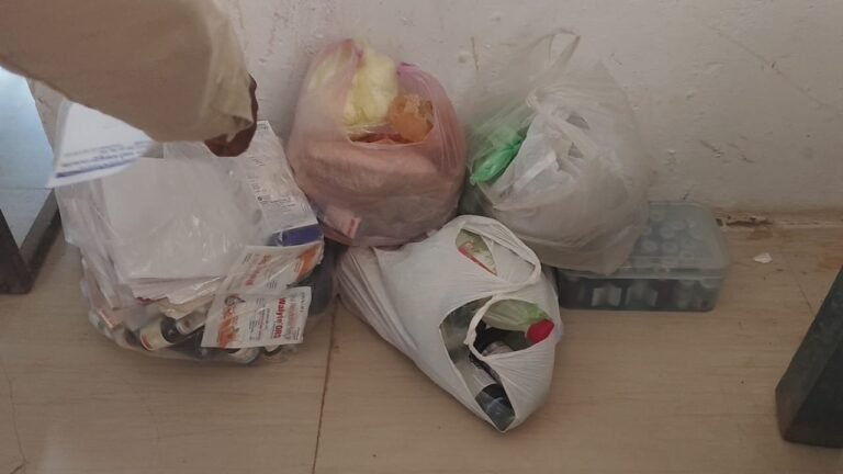 बंगाली झोलाछाप डॉक्टर का अवैध क्लीनिक सील, प्रशासन की बड़ी कार्रवाई
